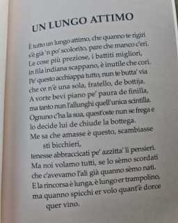 UN LUNGO ATTIMO